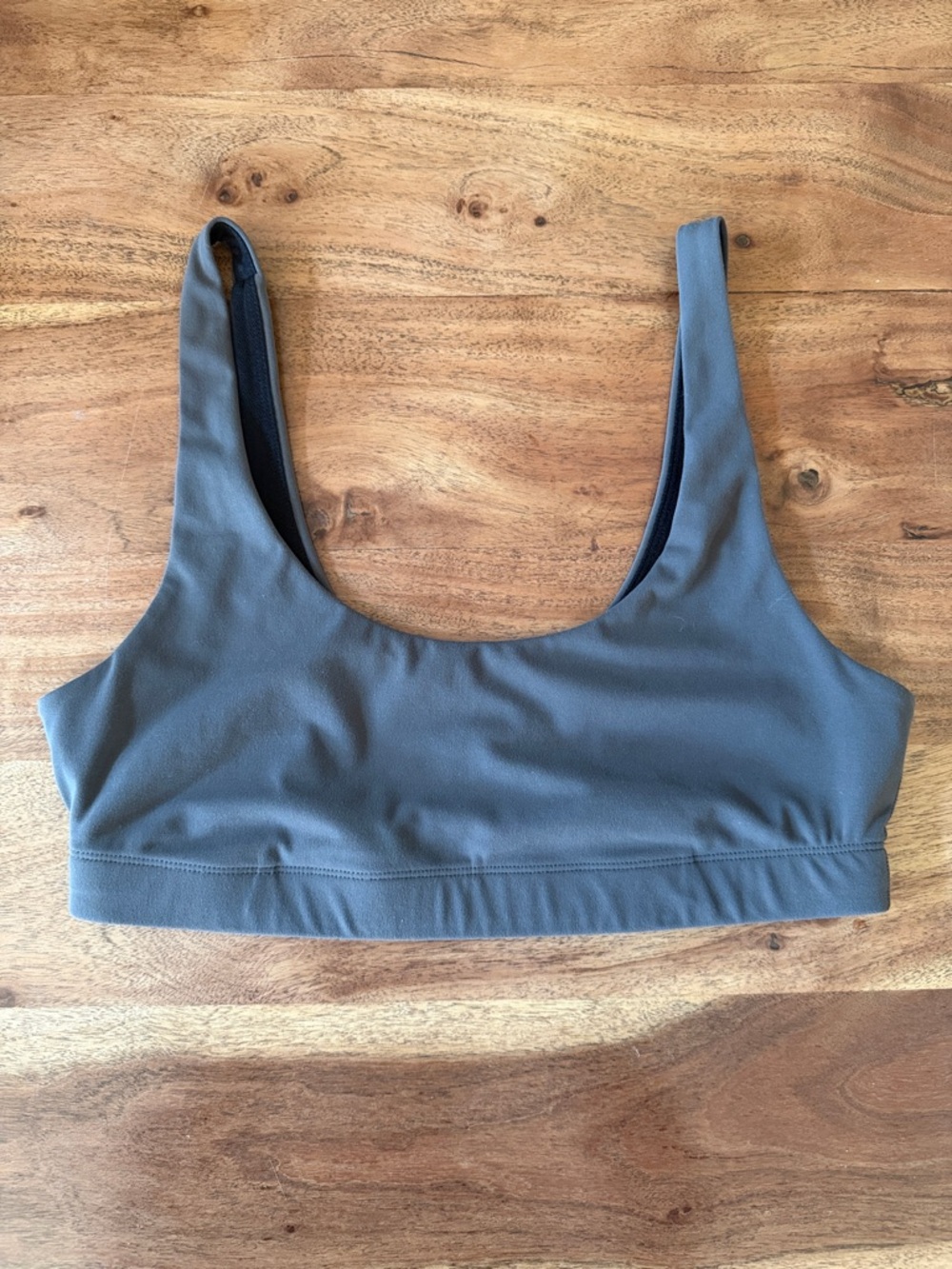VUORI Daily Bra Women’s Yoga Gym Sports Bra Support in Oregano MEDIUM (No Pads) - Picture 3 of 5